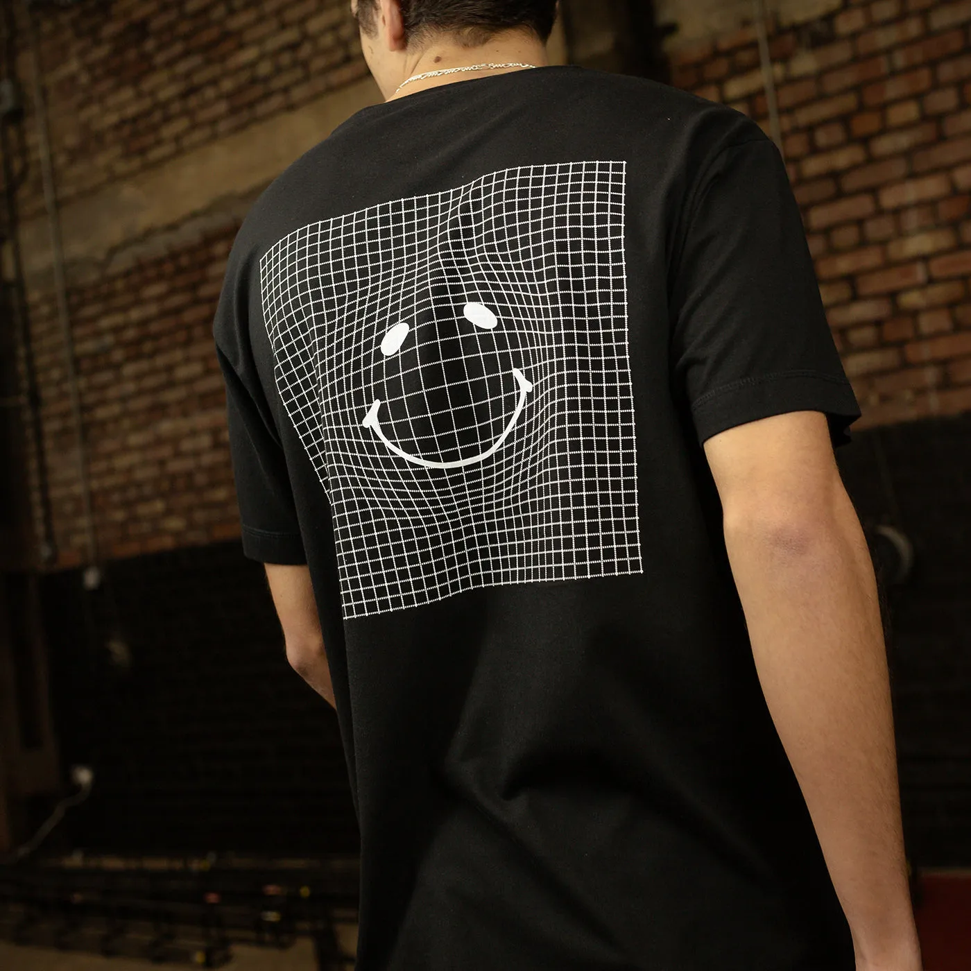 Framework White Back - Tshirt - Black