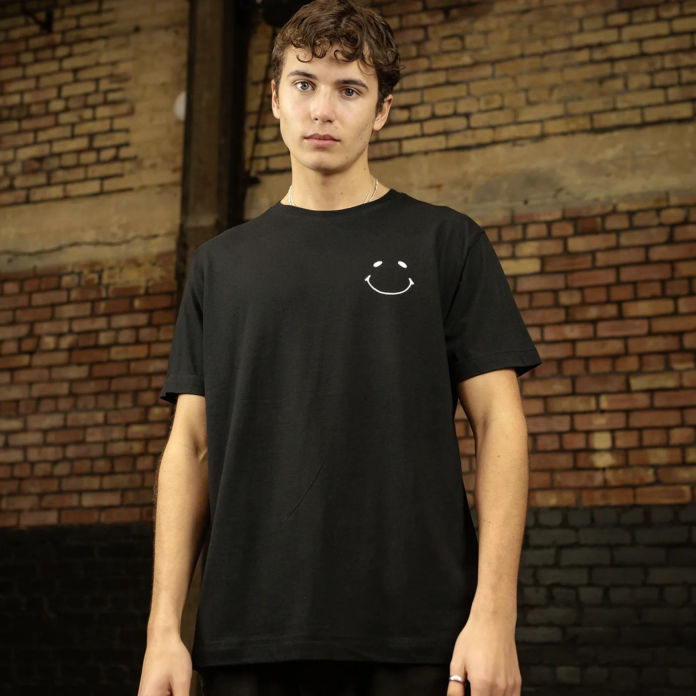 Framework White Back - Tshirt - Black