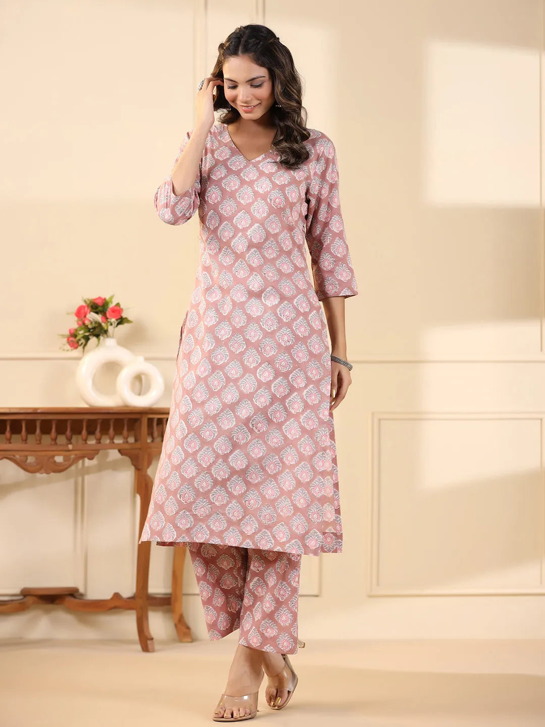 Sadabahaar Mauve Butti Handblock Printed Cotton Kurta Pant